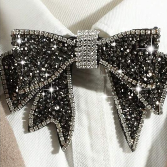 Accessories - New stylish rhinestone pin